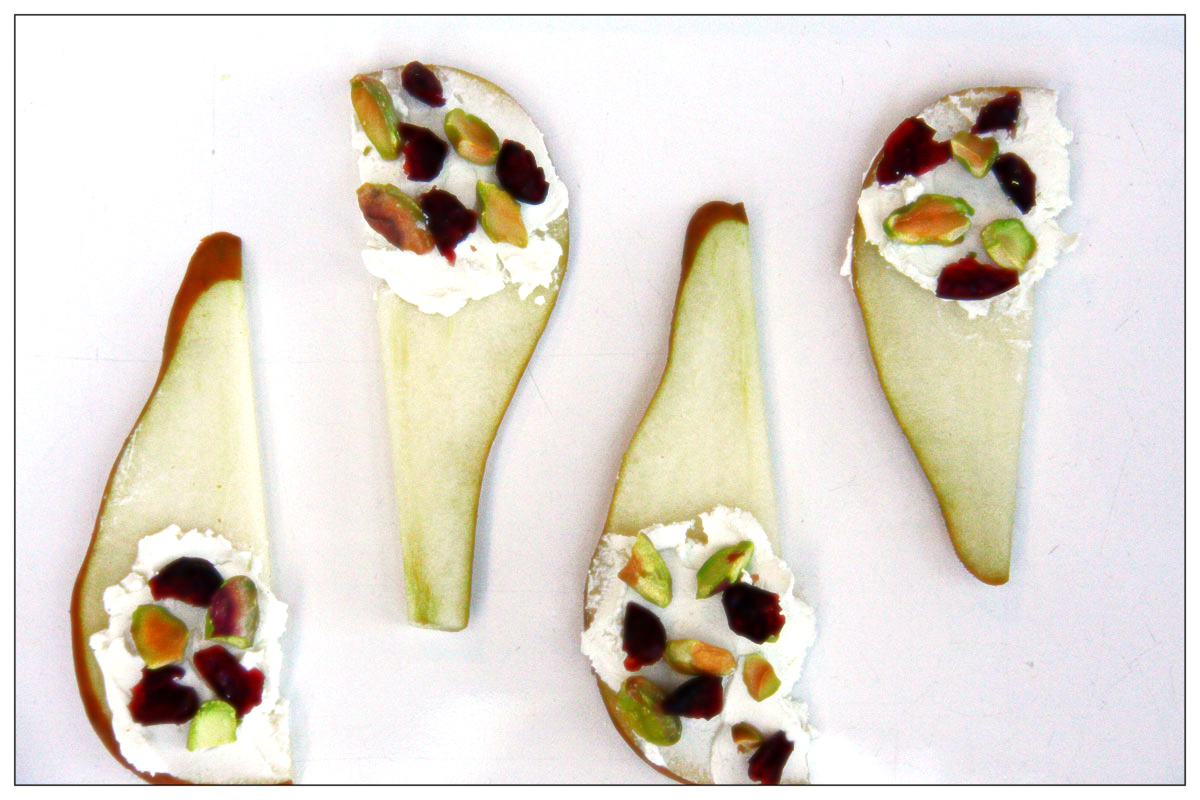 pears with goat cheese and pistachios